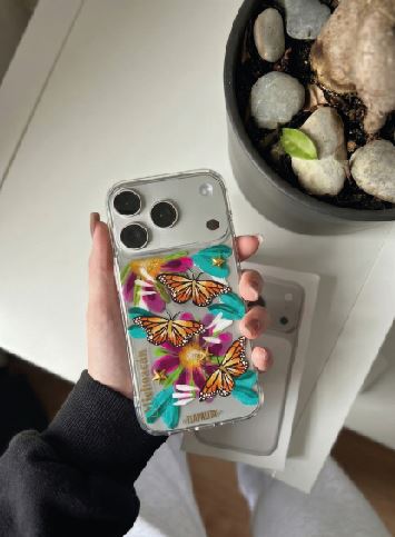 Funda para iPhone 17 pro pintada a mano