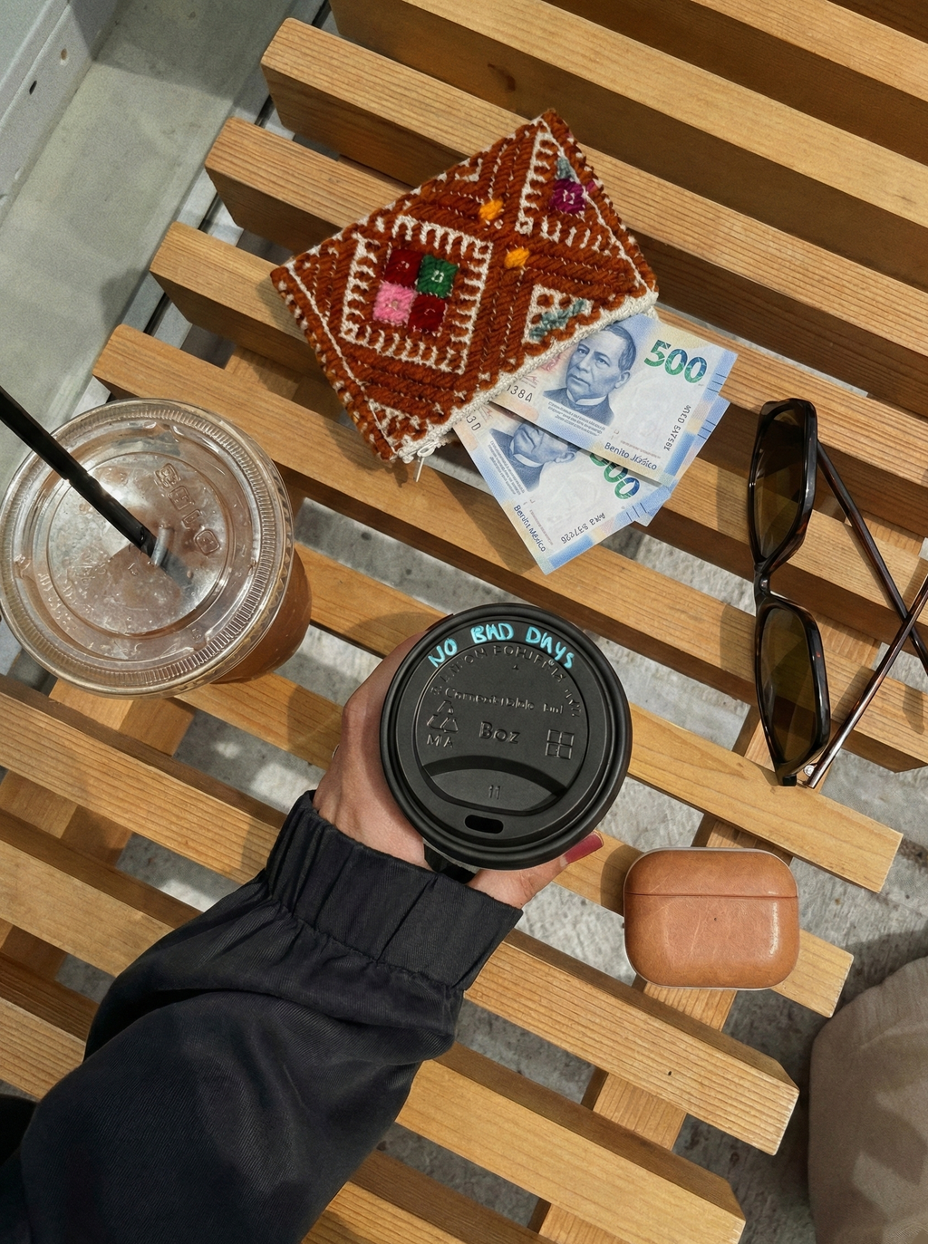 monedero tejido a mano