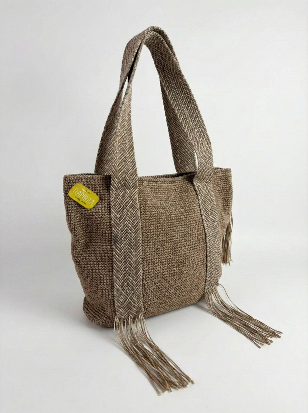 Bolsa tejida a mano beige