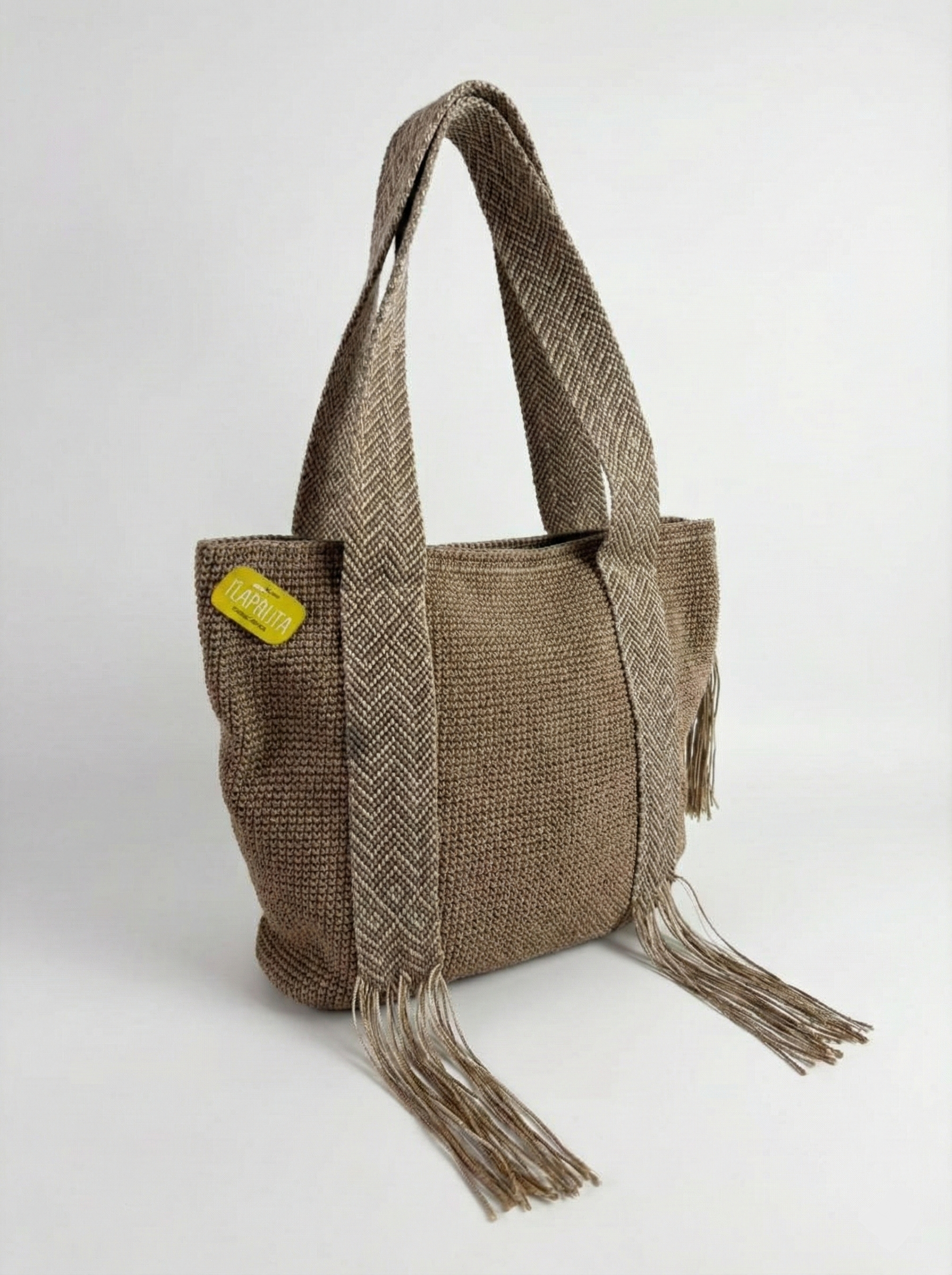 Bolsa tejida a mano beige