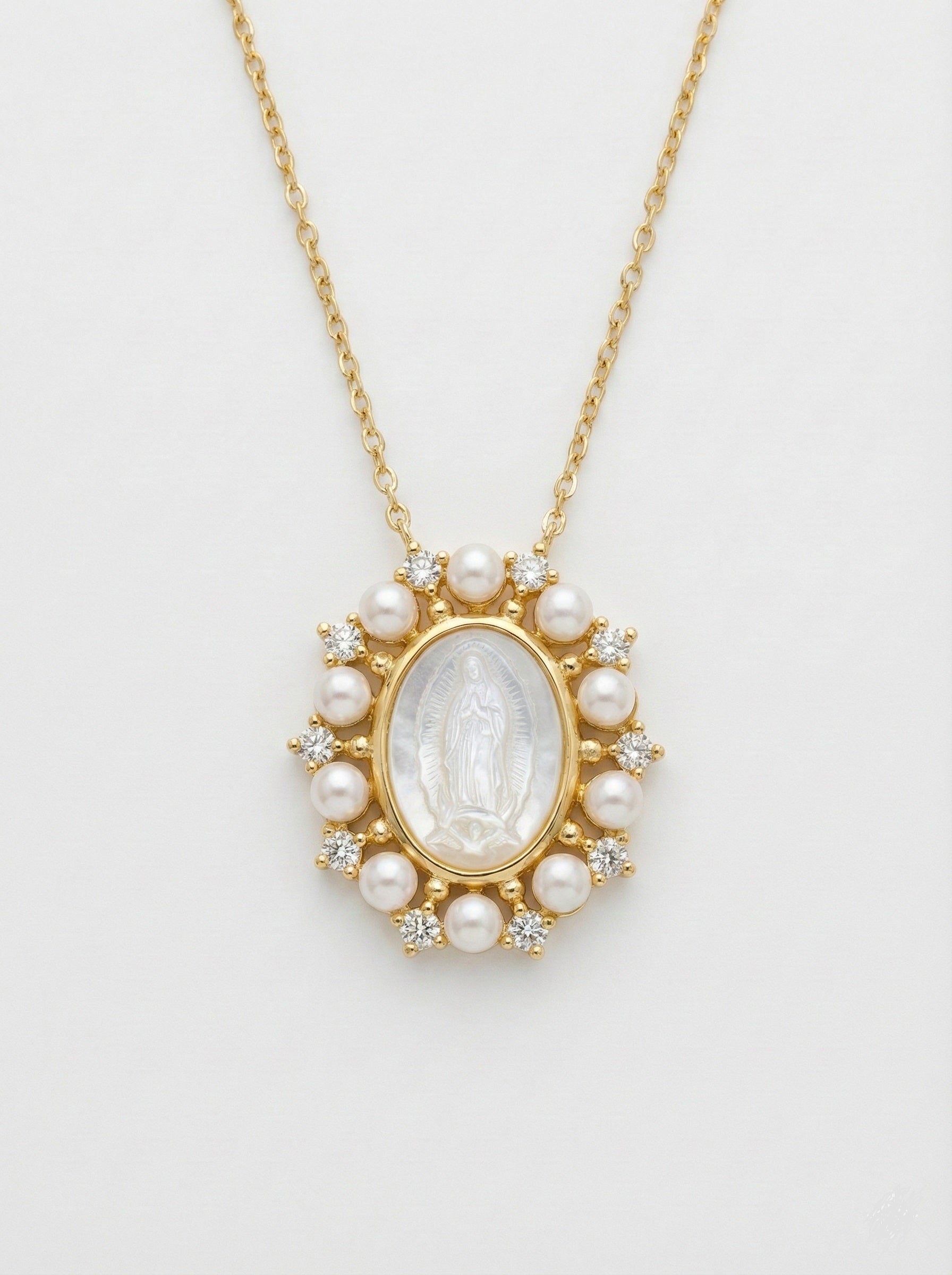 Collar y dije de la virgen