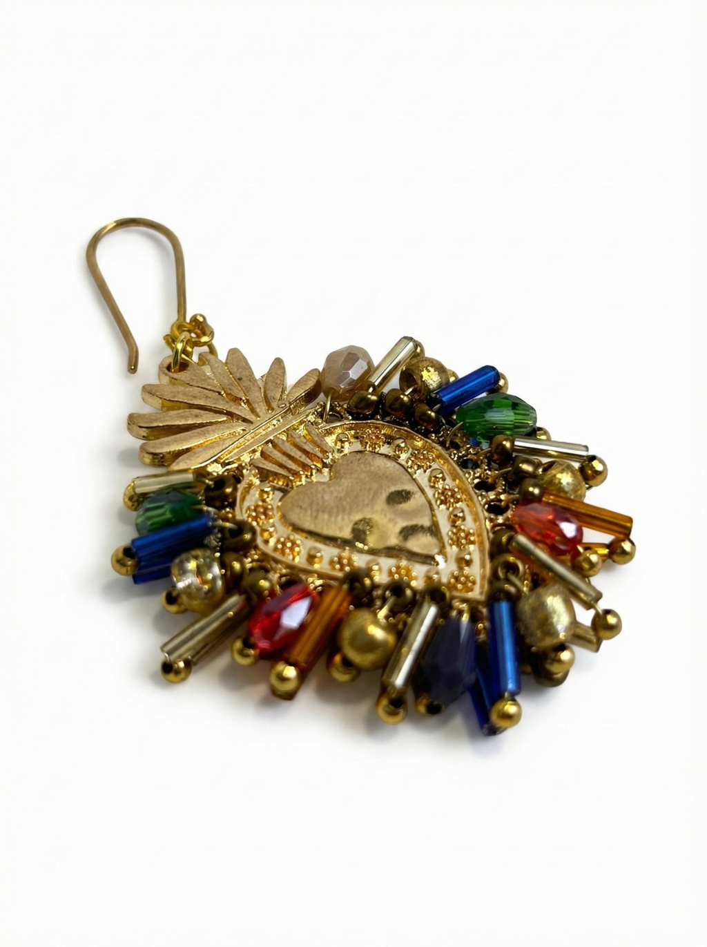 Arete de corazon con piedras