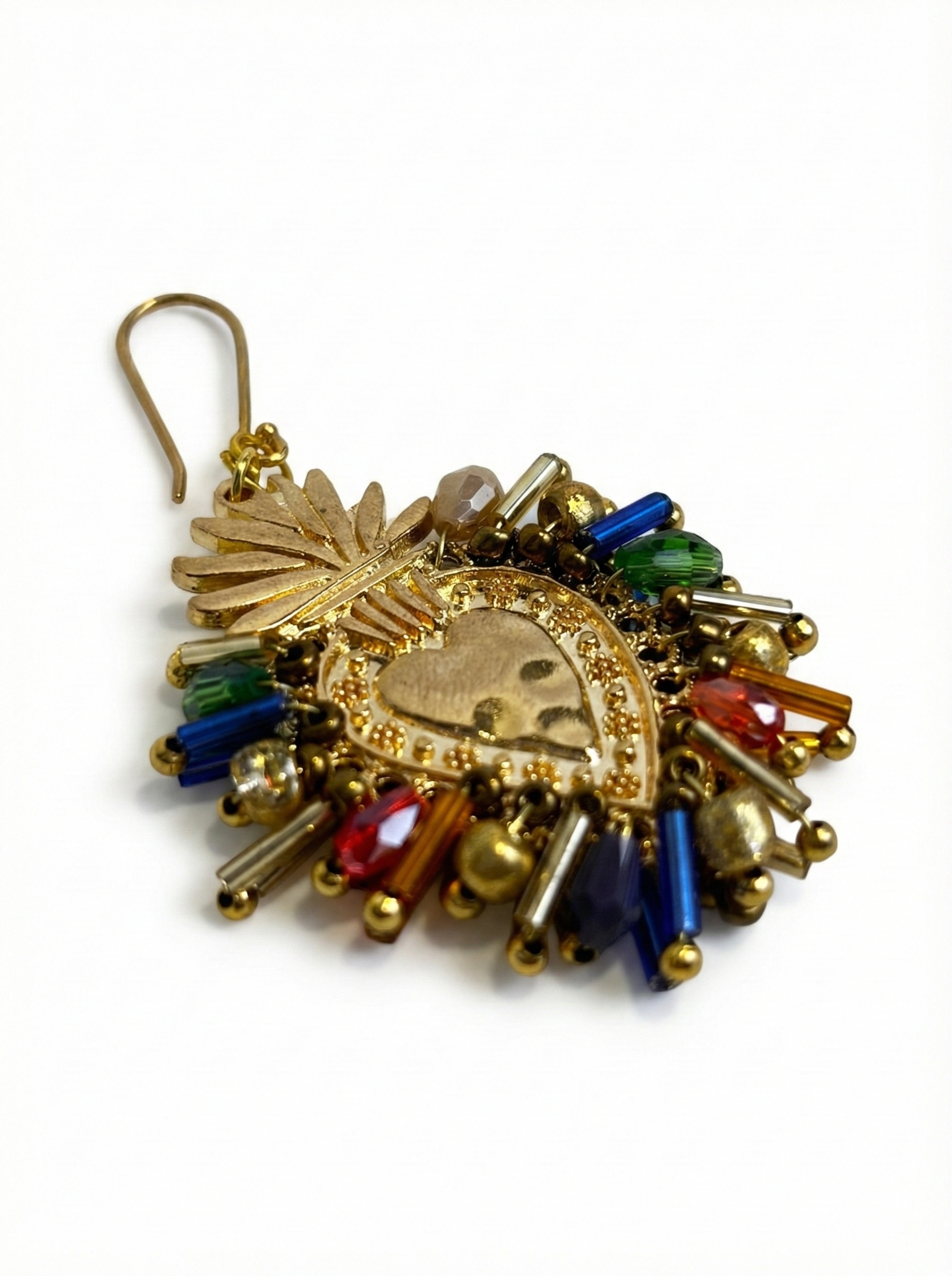 Arete de corazon con piedras