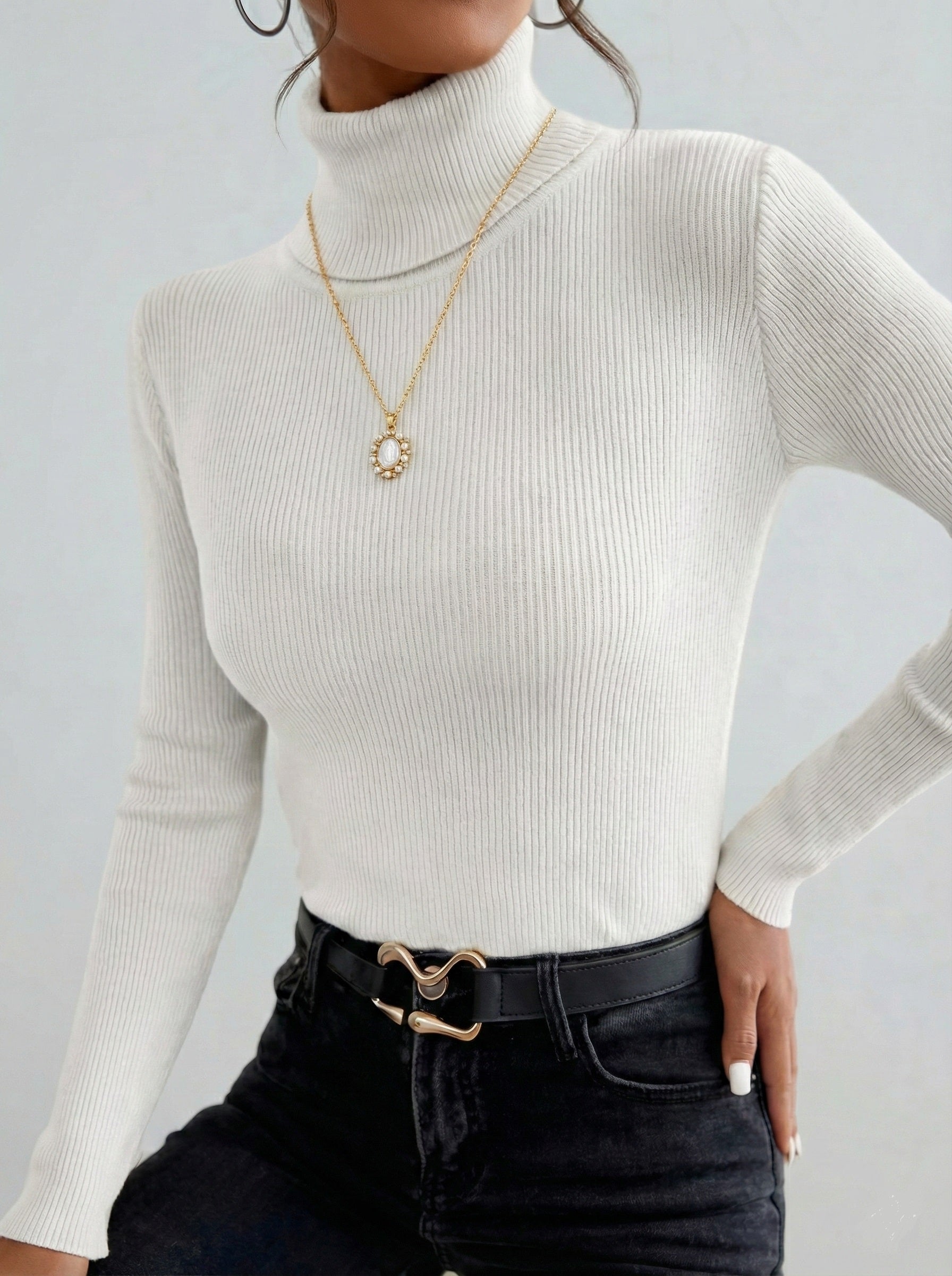 Collar y dije de la virgen