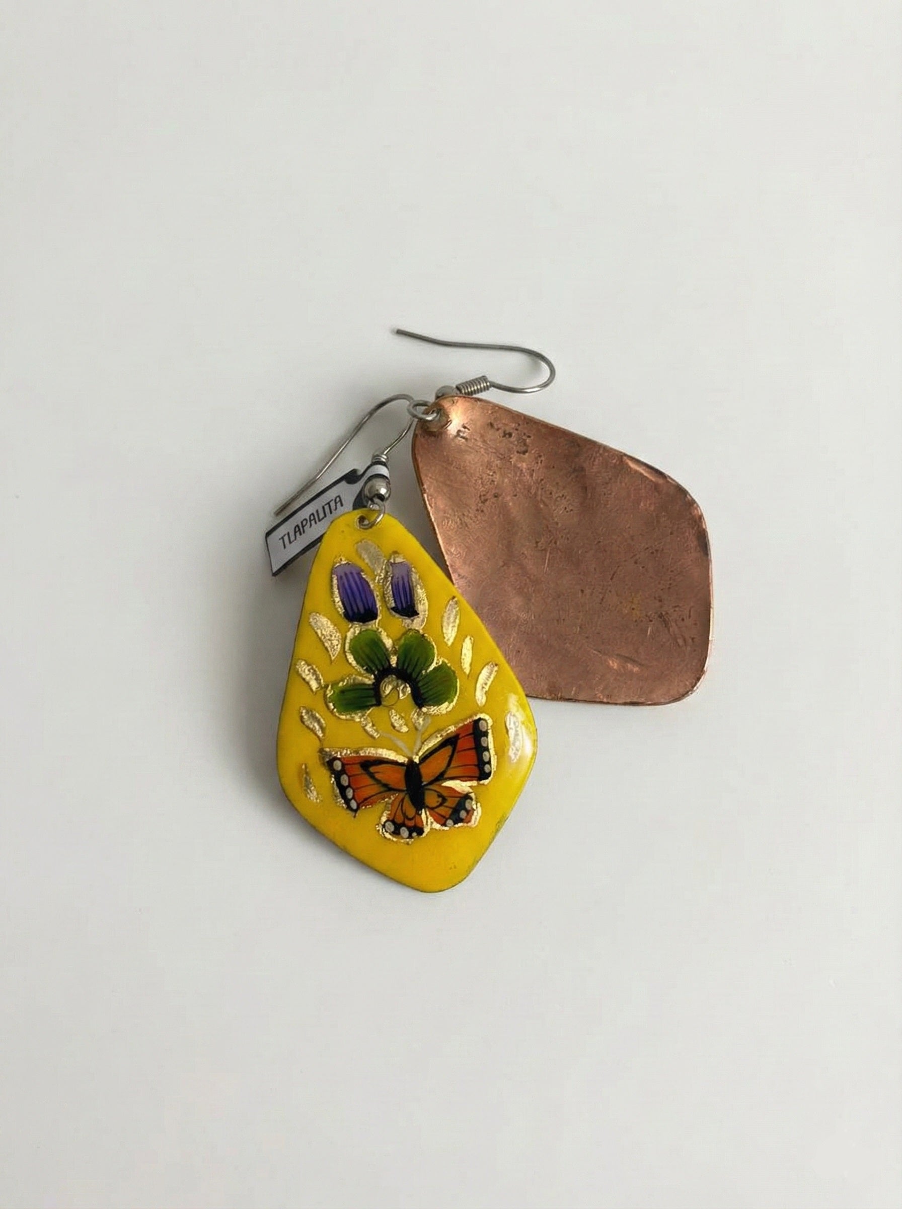 Aretes de cobre pintados a mano