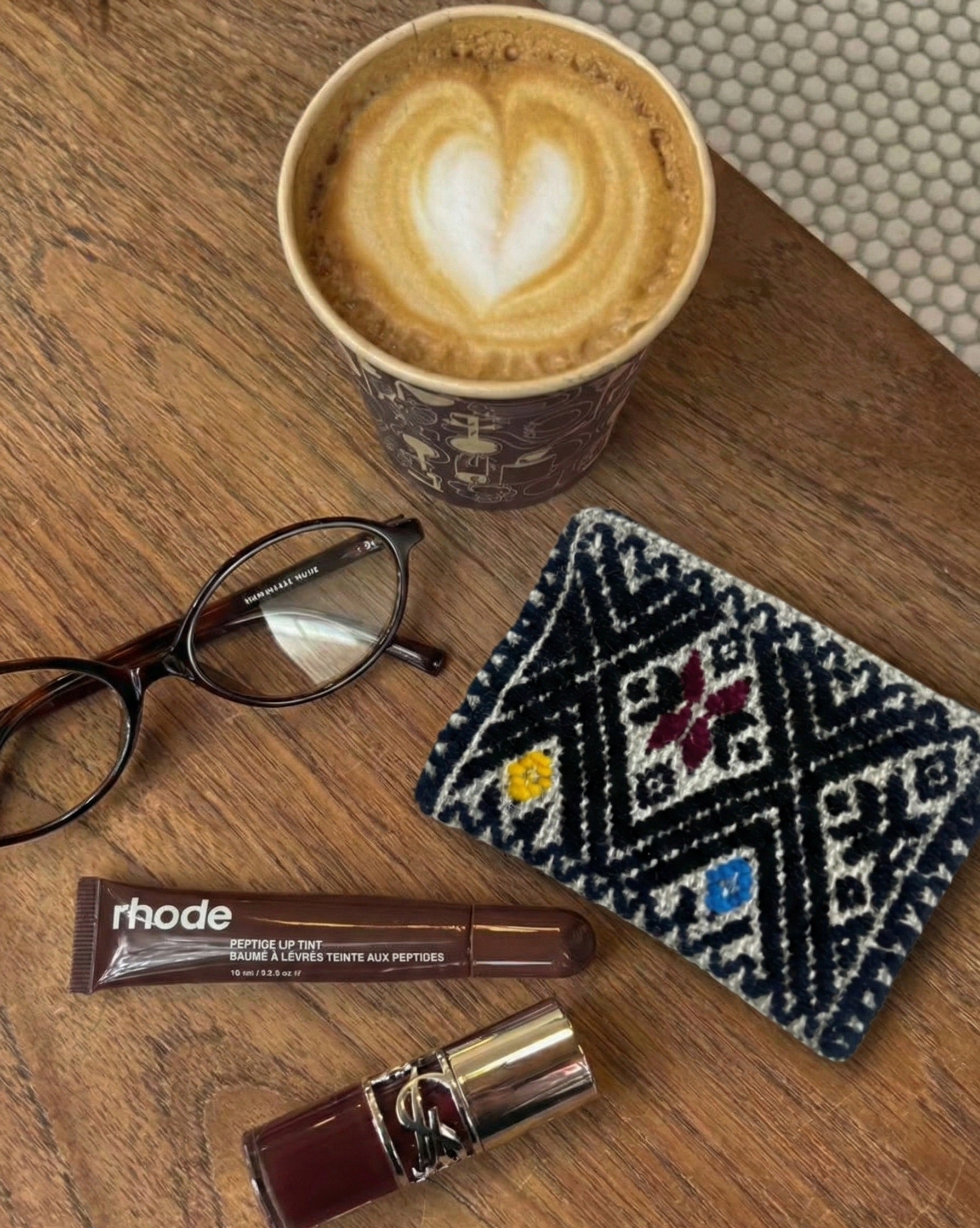 monedero tejido a mano