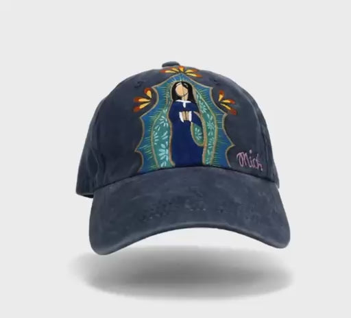 Gorra pintada a mano de virgen